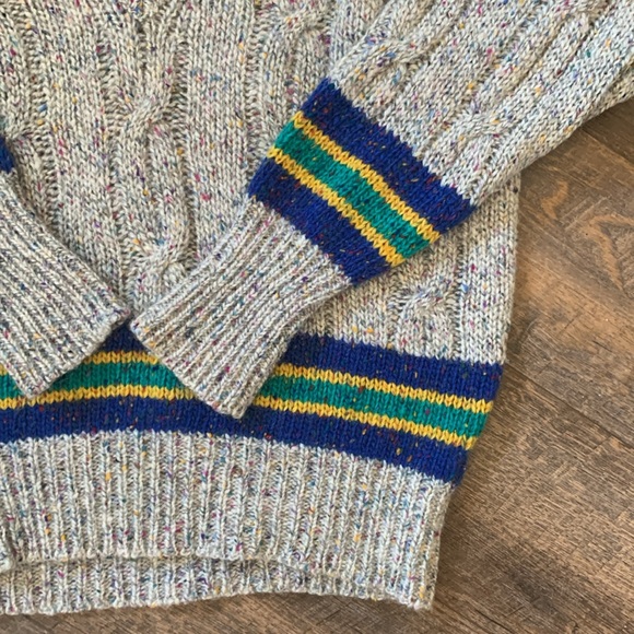 Saks Fifth Avenue Sweater.  Men’s size Large.  💯 Wool - Picture 3 of 4